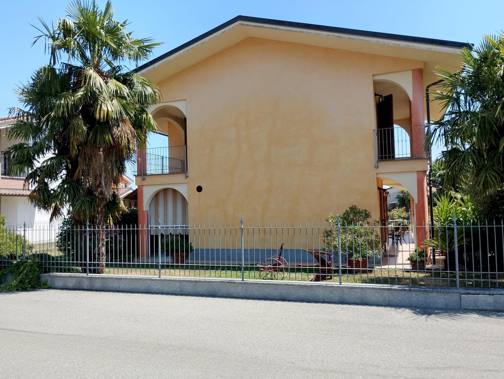 Villa in Via R. Carignano 15, Campiglione Fenile