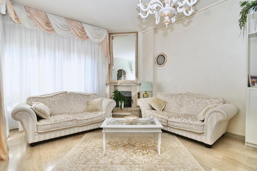 Quadrilocale in Via San Carlo Borromeo 126, Rho