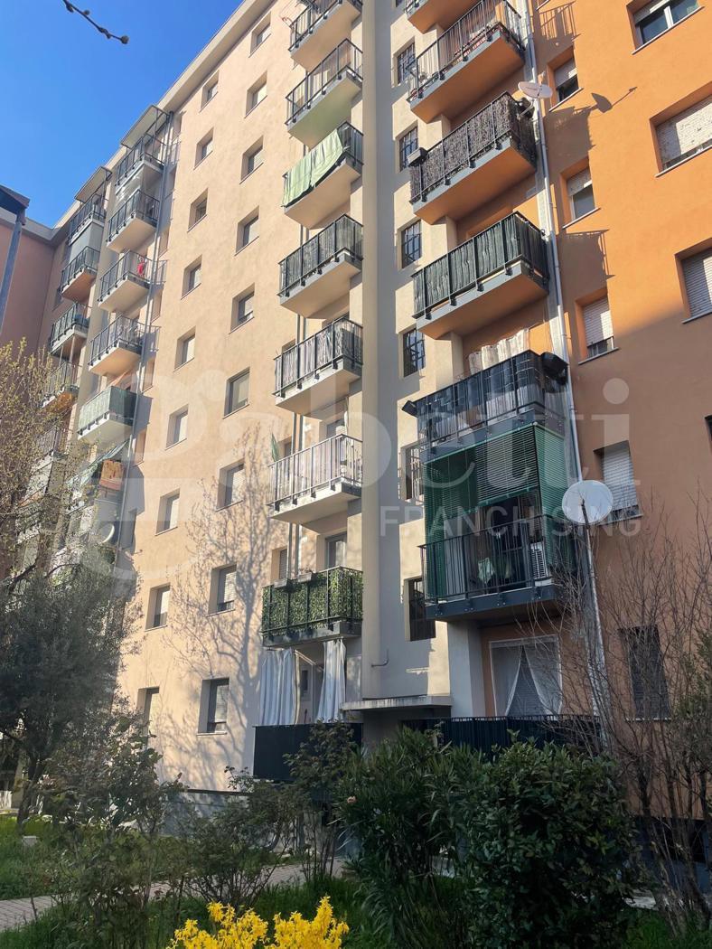 Trilocale in Via Ginestre  7, Rozzano