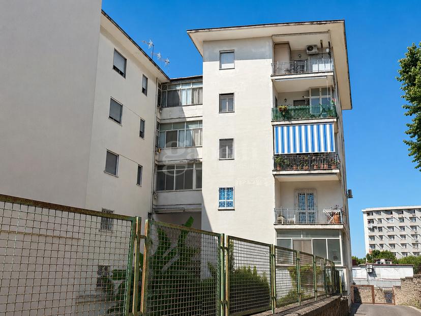 Trilocale in Via Marcello Candia 53, Napoli