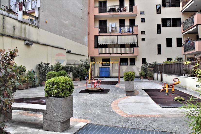 Quadrilocale in Via Santa Maria ai Monti 108, Napoli
