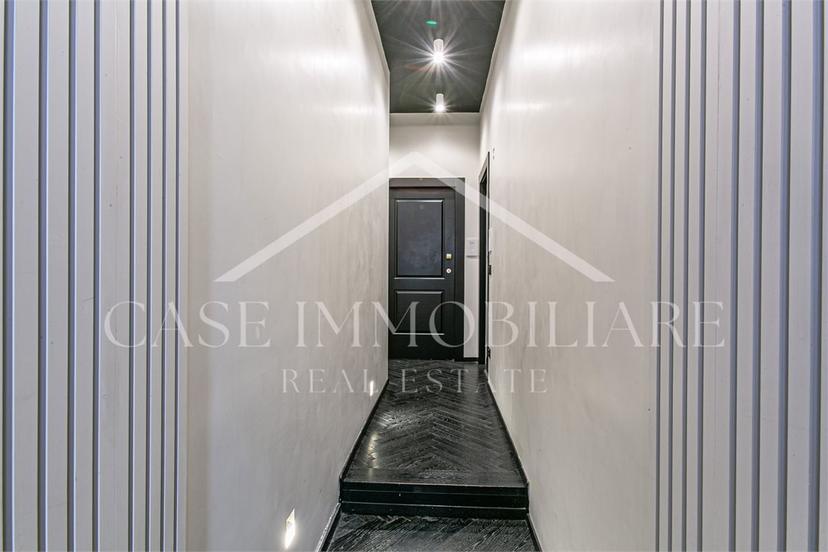 Appartamento in Via della Colonna Antonina, Roma