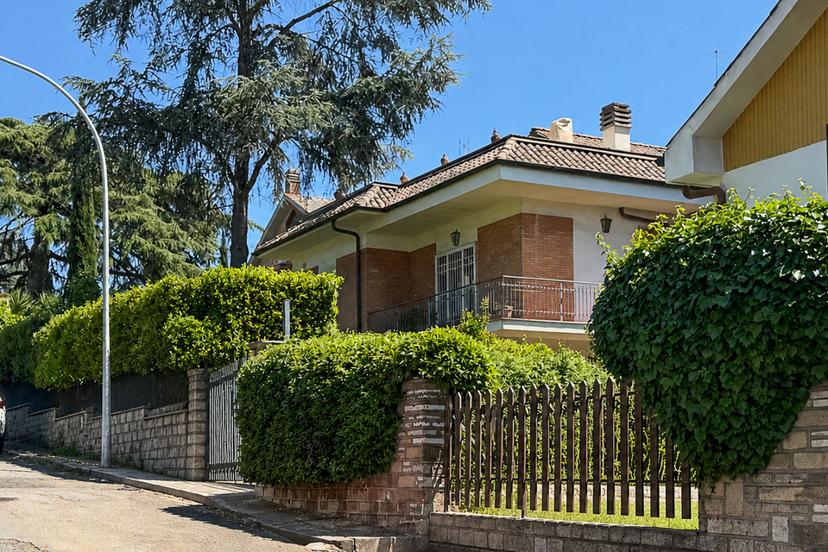Villa in Vai Edgardo Negri 84, Roma
