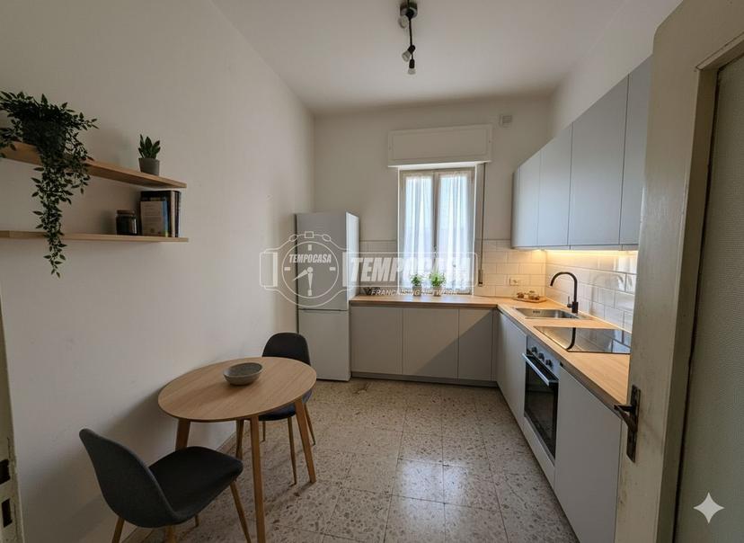 Trilocale in Via Brigata Bologna, Napoli