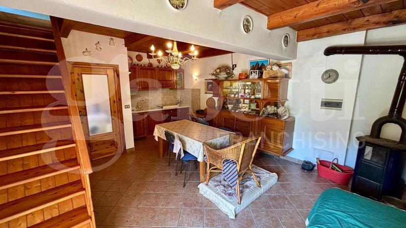 Baita in Borgata Campoforano, Salza di Pinerolo — foto 4 di 5