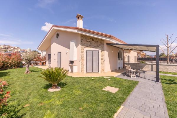 Villa bifamiliare in Via Pian Quintino, Colonna — foto 2 di 5