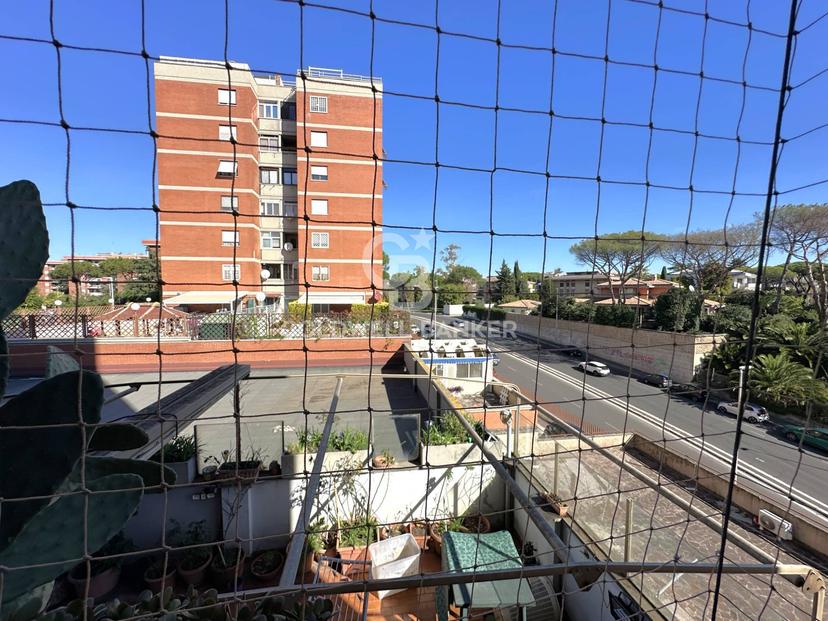Quadrilocale in Via Deserto dei Gobi 125, Roma
