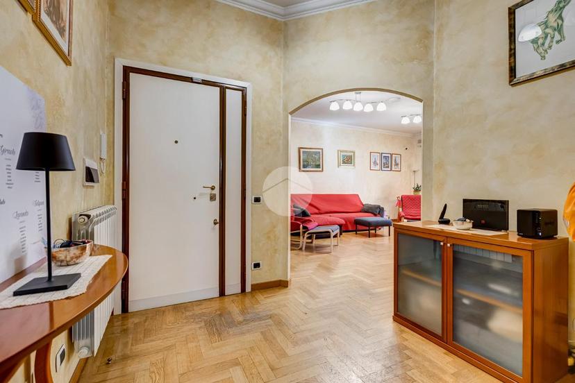 Trilocale in Via Jacopo Sannazzaro, Roma