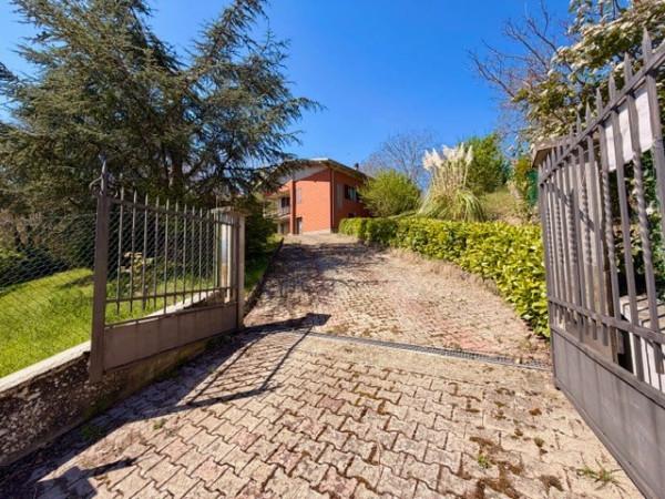 Villa, Castel di Casio