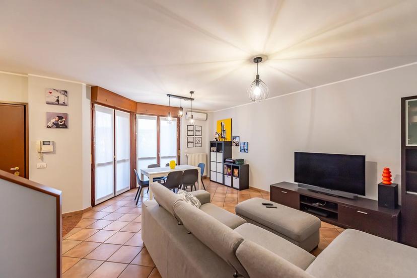 Villa in Via Biringhello, 15/B, Lainate