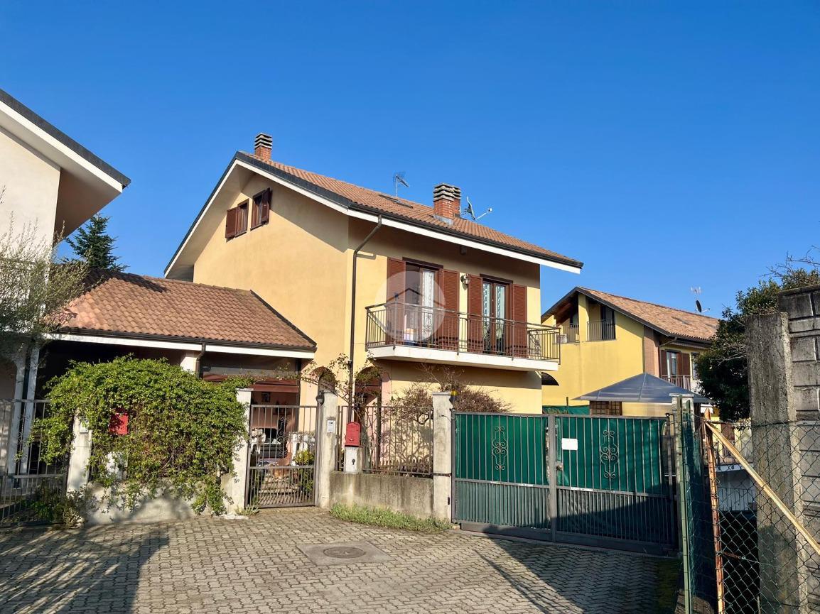 Villa in Via Sangano 74, Bruino