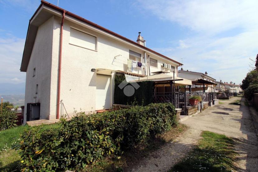 Villa a schiera in Via Enrico Berlinguer 6, Torrita Tiberina