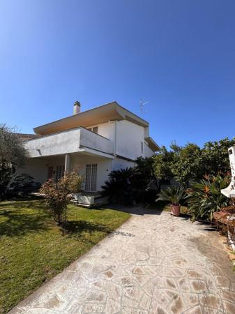Villa plurifamiliare in Viale di Valle Schioia 142, Anzio