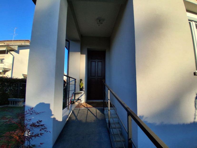 Villa in Via dei Tulipani 12, Inzago