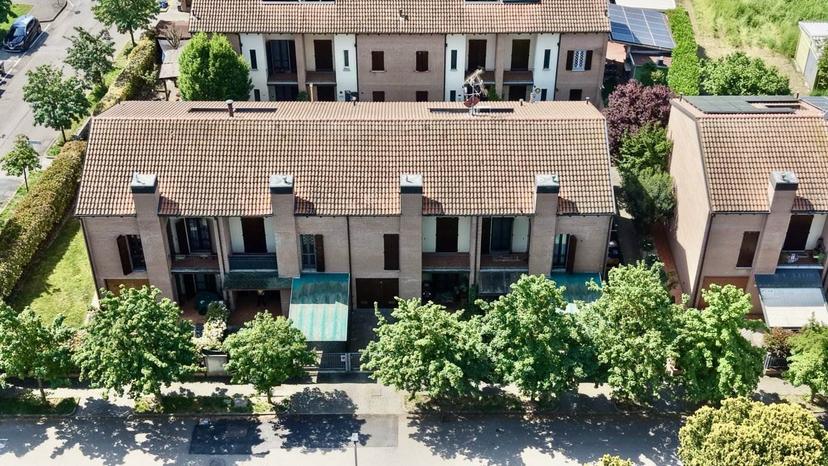 Villa a schiera in Via Chiesa, San Giorgio di Piano