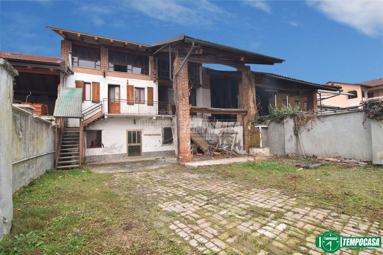 Casa indipendente in Vicolo Ugo Foscolo 4, Bosconero