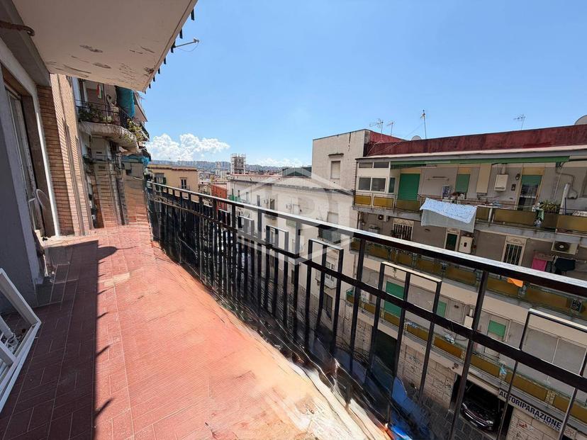 Appartamento in Via Filippo Bottazzi 38, Napoli