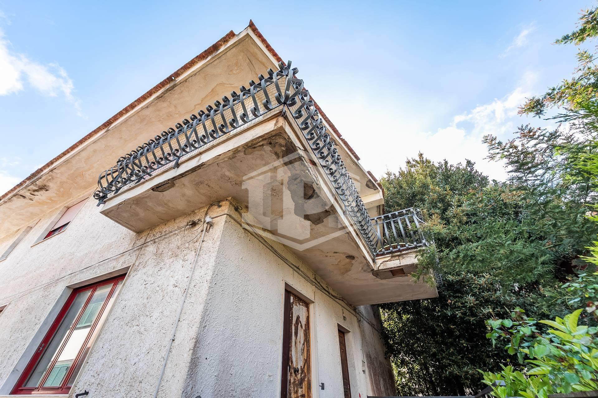 Villa in Via Nazareth ai Guantai 50, Napoli