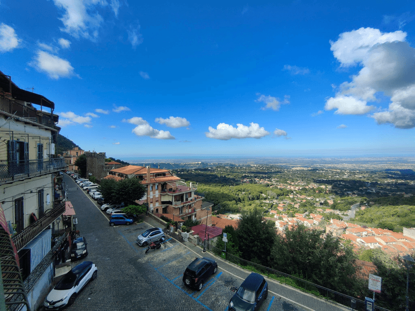 Bilocale in Viale Madonna del Tufo, Rocca di Papa