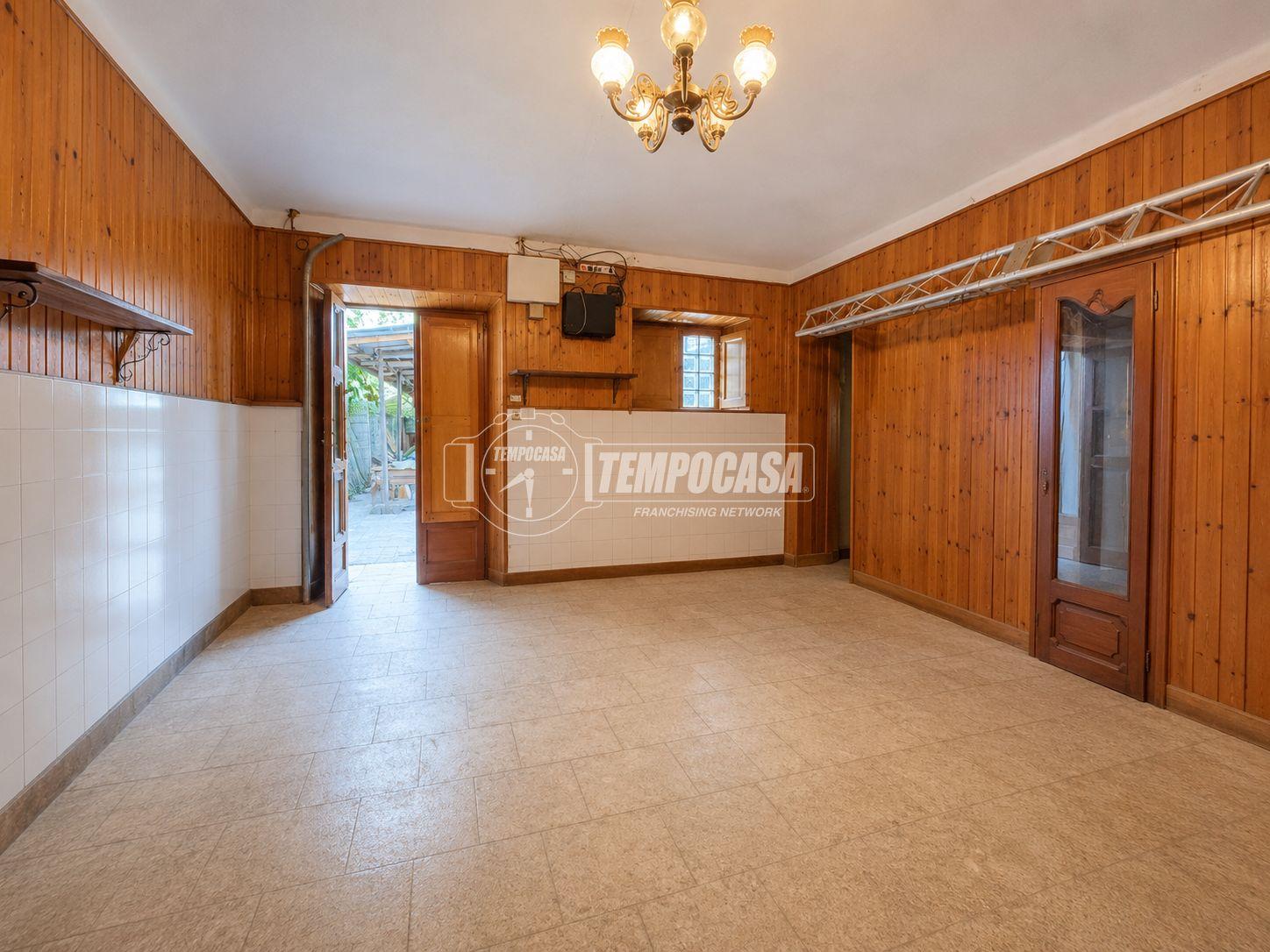 Casa indipendente in Via Perino (Mazzè), Mazzè