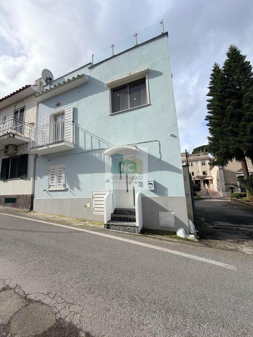 Casa indipendente in Piazza San Pasquale, Casamicciola Terme