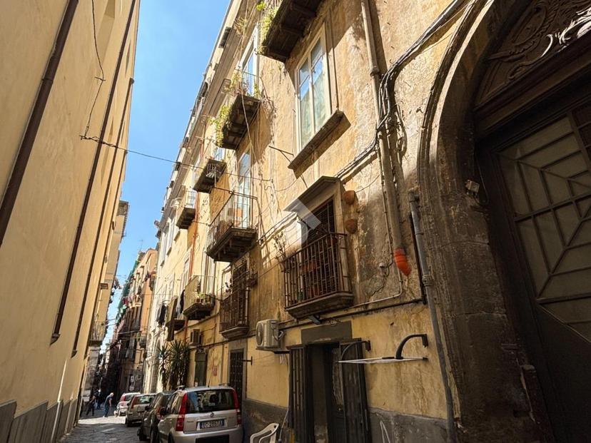 Trilocale in Vico San Gaudioso 20, Napoli