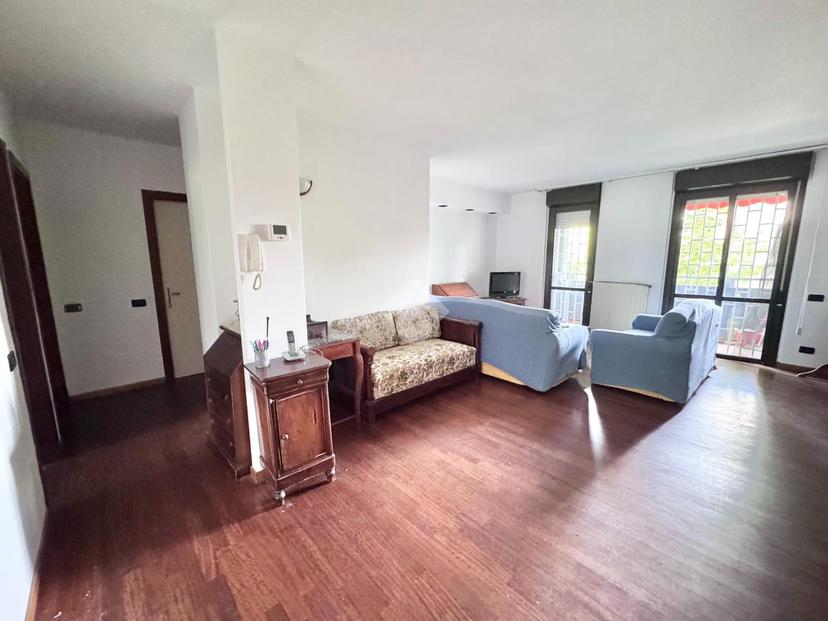 Trilocale in Via F. Turati 25, Binasco