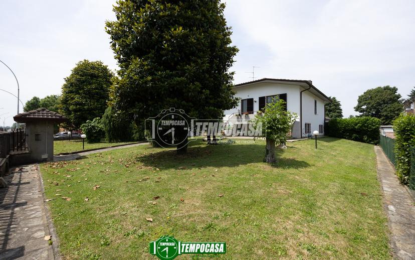 Villa in Via Donatori del Sangue 8, Bellinzago Lombardo — foto 3 di 5