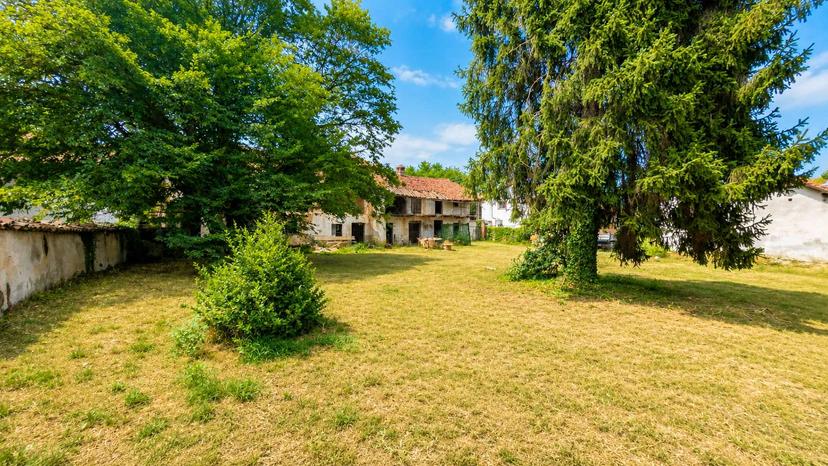 Porzione di casa in Frazione Bruera , Piscina
