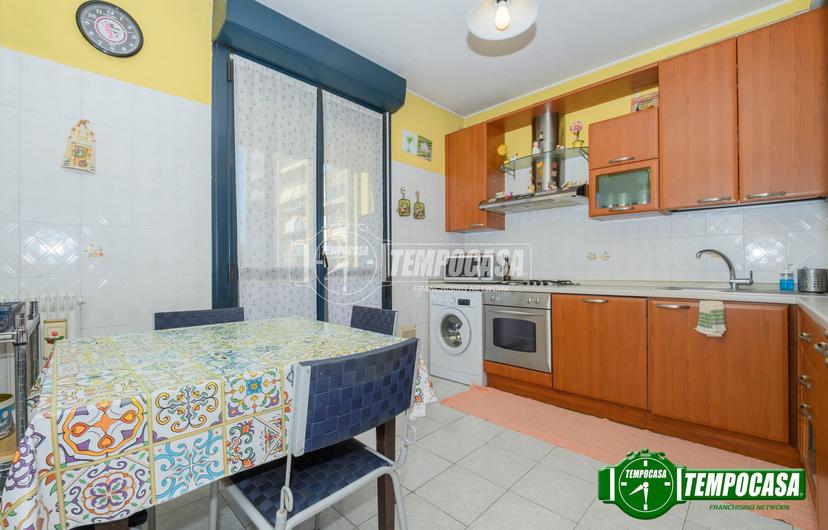 Trilocale in Via Aldo Moro, Locate di Triulzi — foto 3 di 5