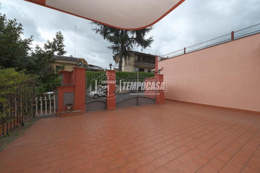 Appartamento in Via Carlo Bertolazzi 4, Roma