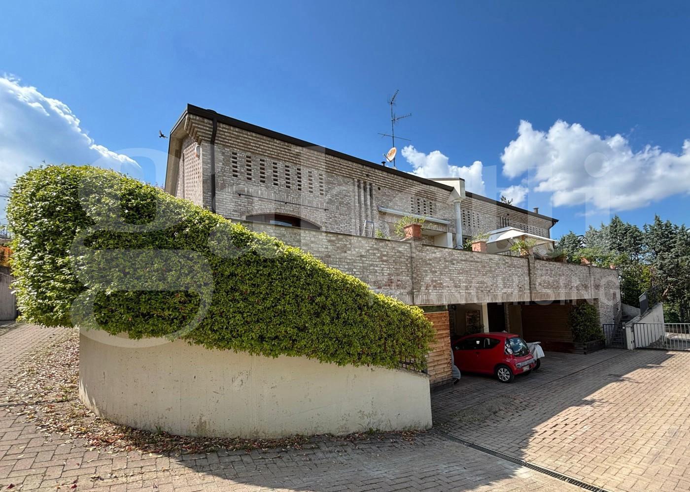 Villa in Via Belvedere  21, Zola Predosa