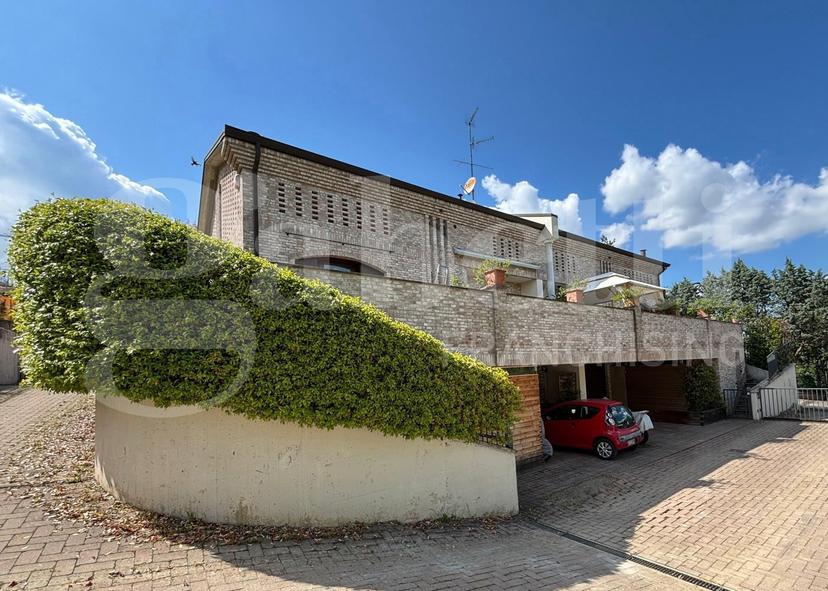 Villa in Via Belvedere  21, Zola Predosa
