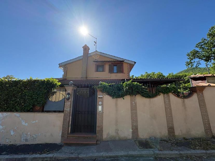 Villa bifamiliare in Via Monte Fumaiolo 26, Trevignano Romano — foto 4 di 5