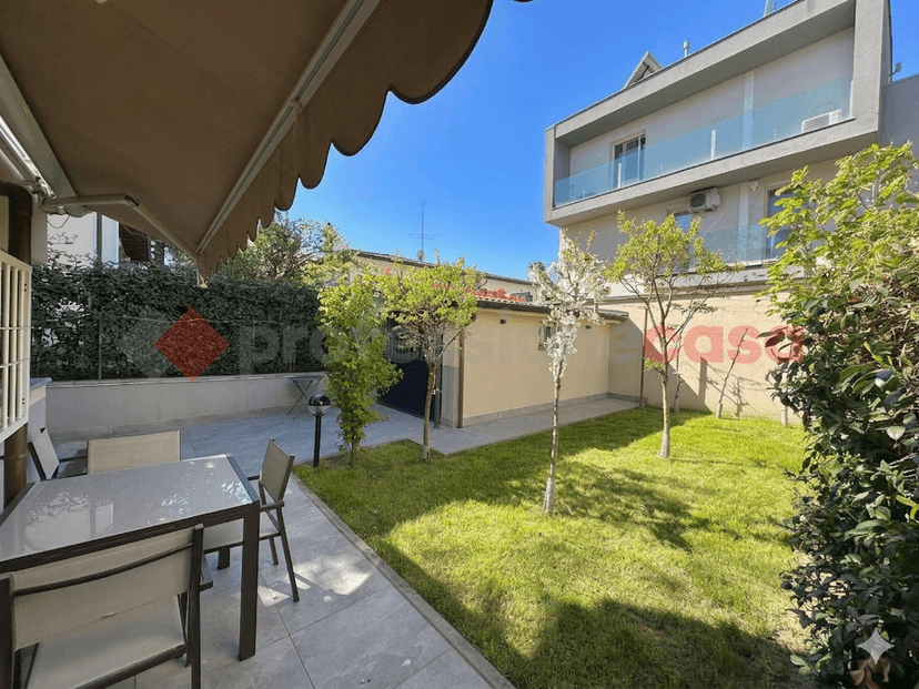 Villa in Via delle Robinie, Opera — foto 2 di 5