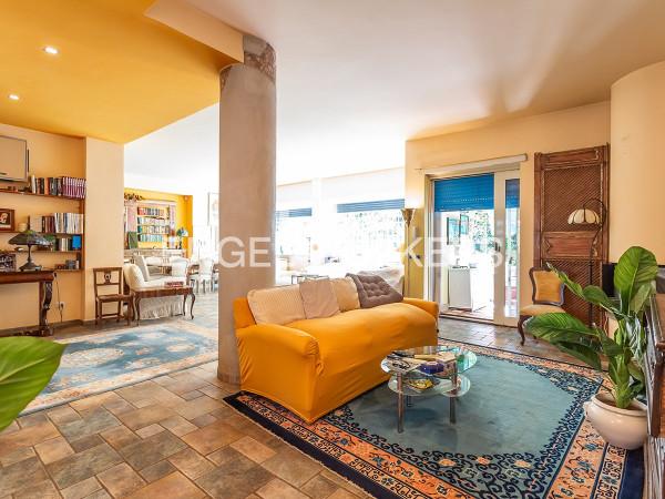 Appartamento in Via Moena, Roma