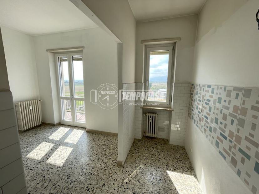 Trilocale in Viale Camillo Olivetti 3, Agliè — foto 3 di 5