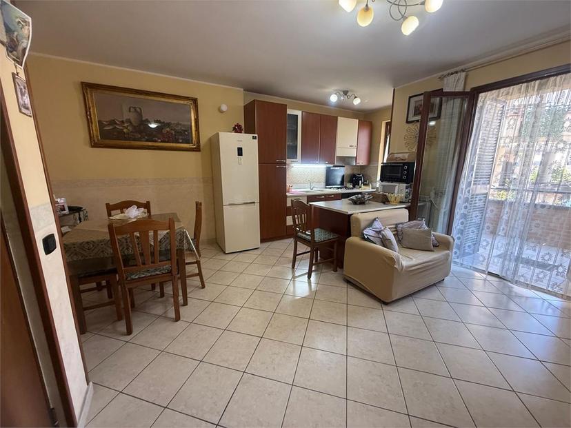 Trilocale in Via Michelangelo 27, Acerra
