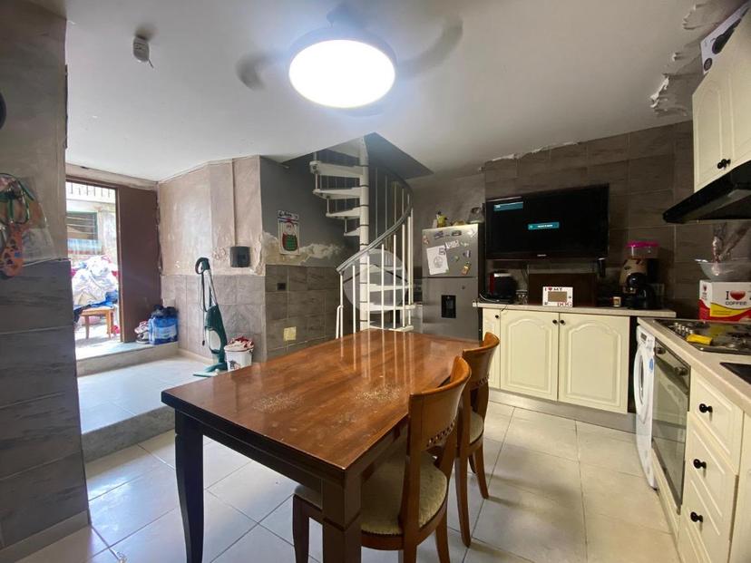 Bilocale in Via Duca degli Abruzzi 78, Napoli