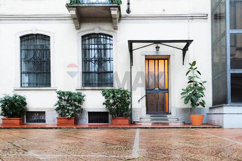 Trilocale in Corso Italia 68, Milano