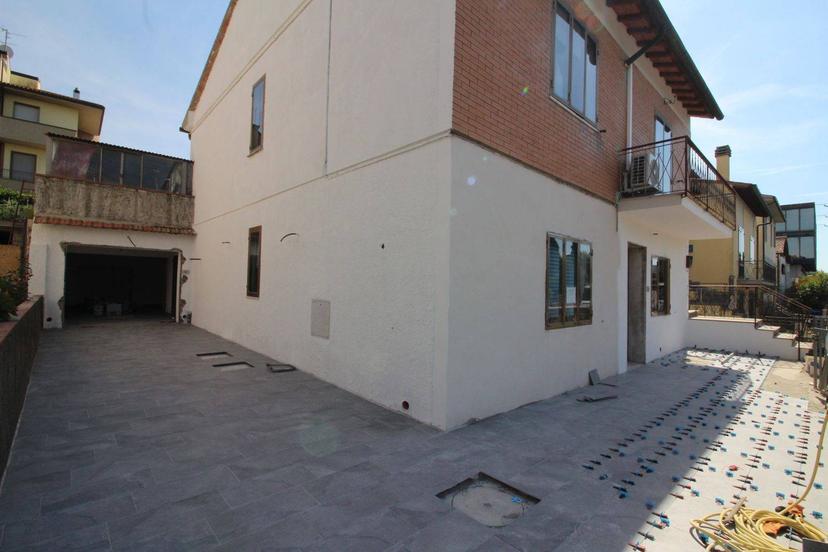Appartamento in Via Montelupo, Montespertoli