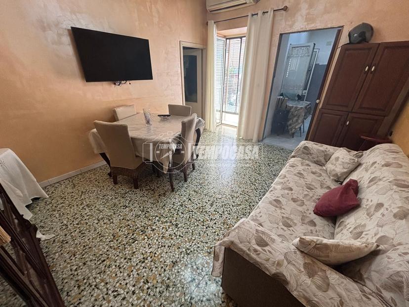 Bilocale in Viale San Francesco d'Assisi 24, Giugliano in Campania — foto 3 di 5