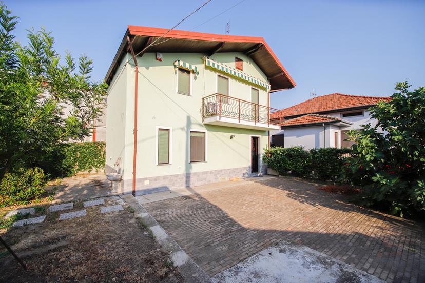 Casa indipendente in Via Giuseppe di Vittorio, Rivarolo Canavese