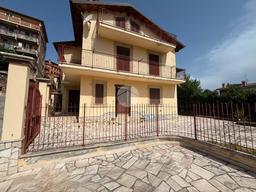 Trilocale in Via Costagrande 6, Monte Porzio Catone