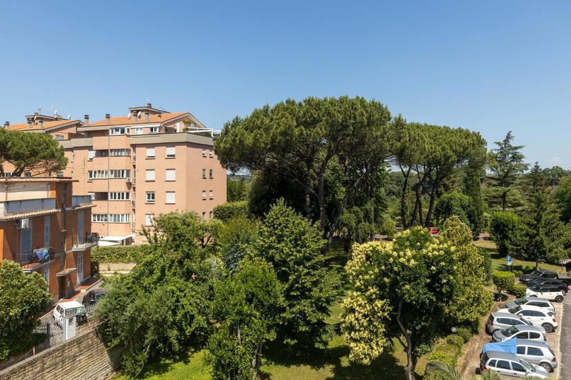 Trilocale in Vicolo Veientano  00, Roma