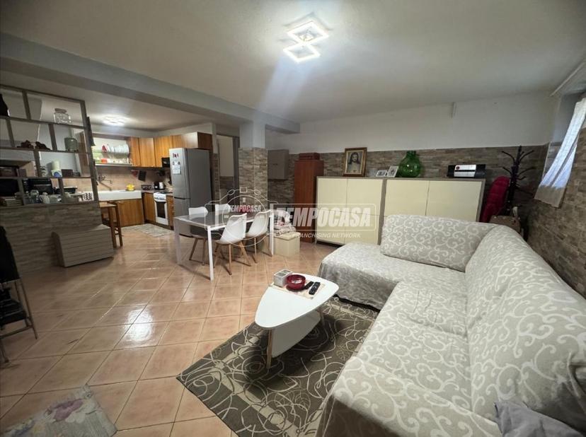 Trilocale in Via Rosmini 1, Baranzate
