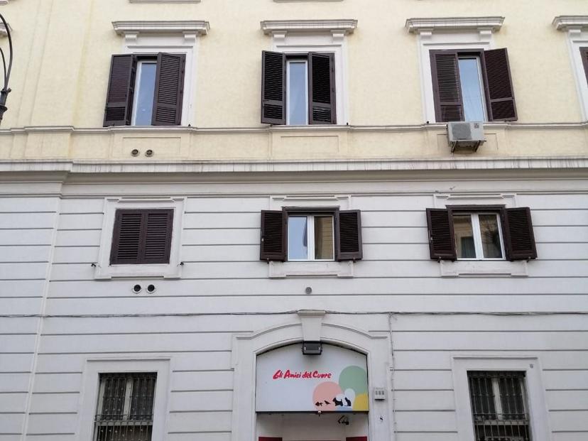 Quadrilocale in Via Statilia 18, Roma