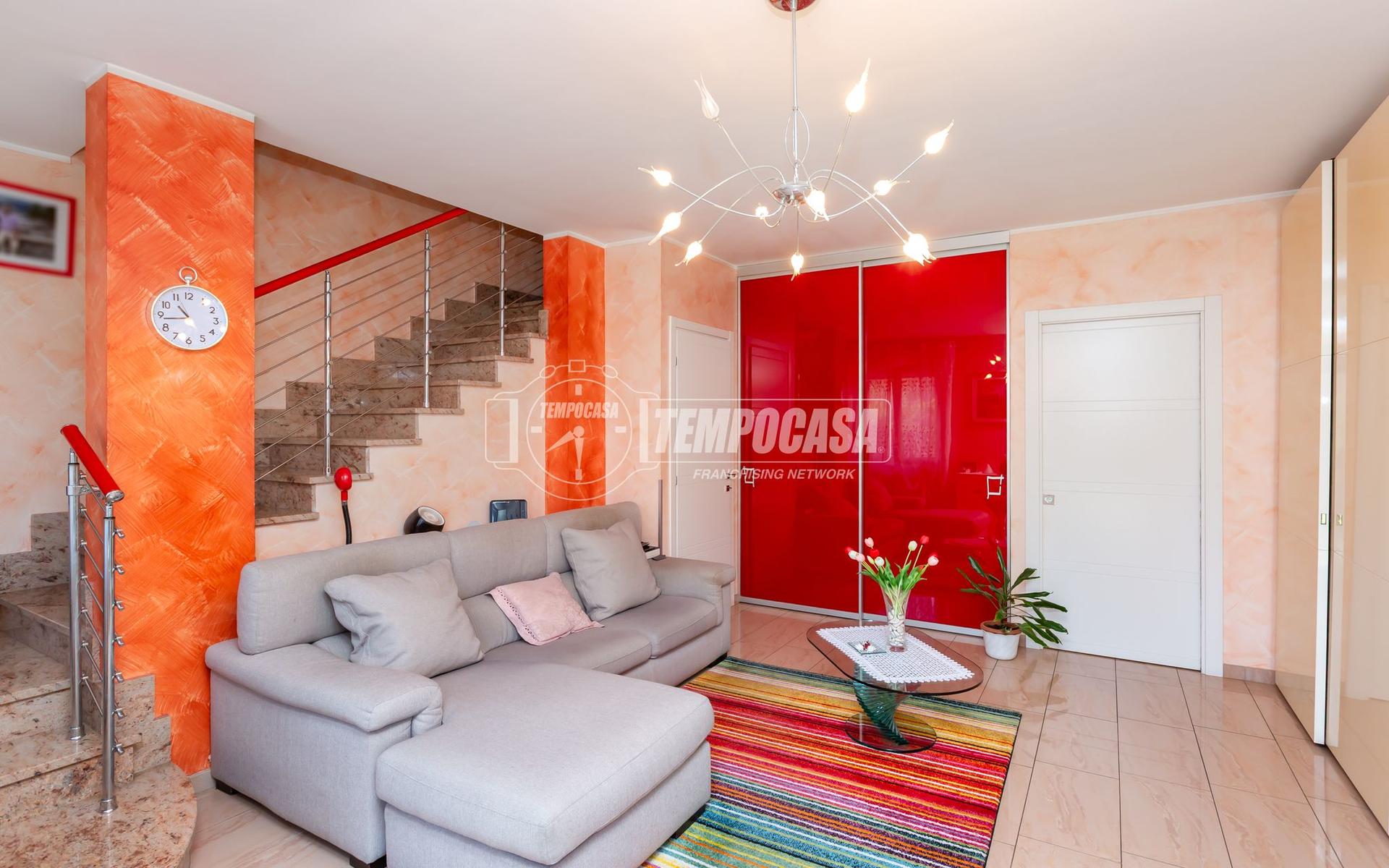 Villa a schiera, Villastellone