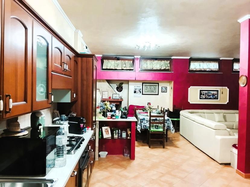 Villa a schiera in Via Cassaro 88, Roma