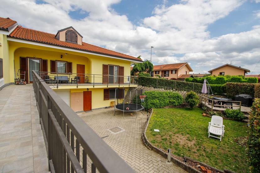 Villa bifamiliare, Foglizzo — foto 2 di 5